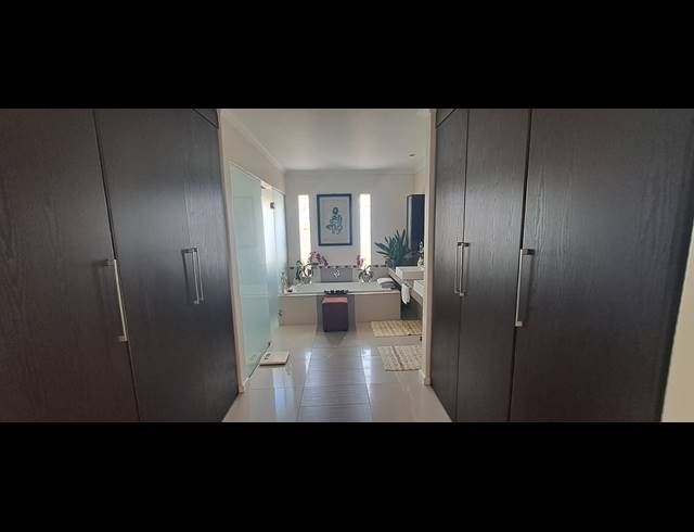 4 BEDROOM HOUSE FOR SALE IN SALDANHA HEIGHTS